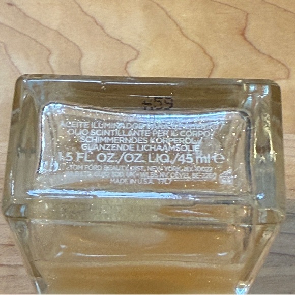 Tom Ford Soleil Blanc Shimmering Body Oil 1.7 - Picture 3 of 3